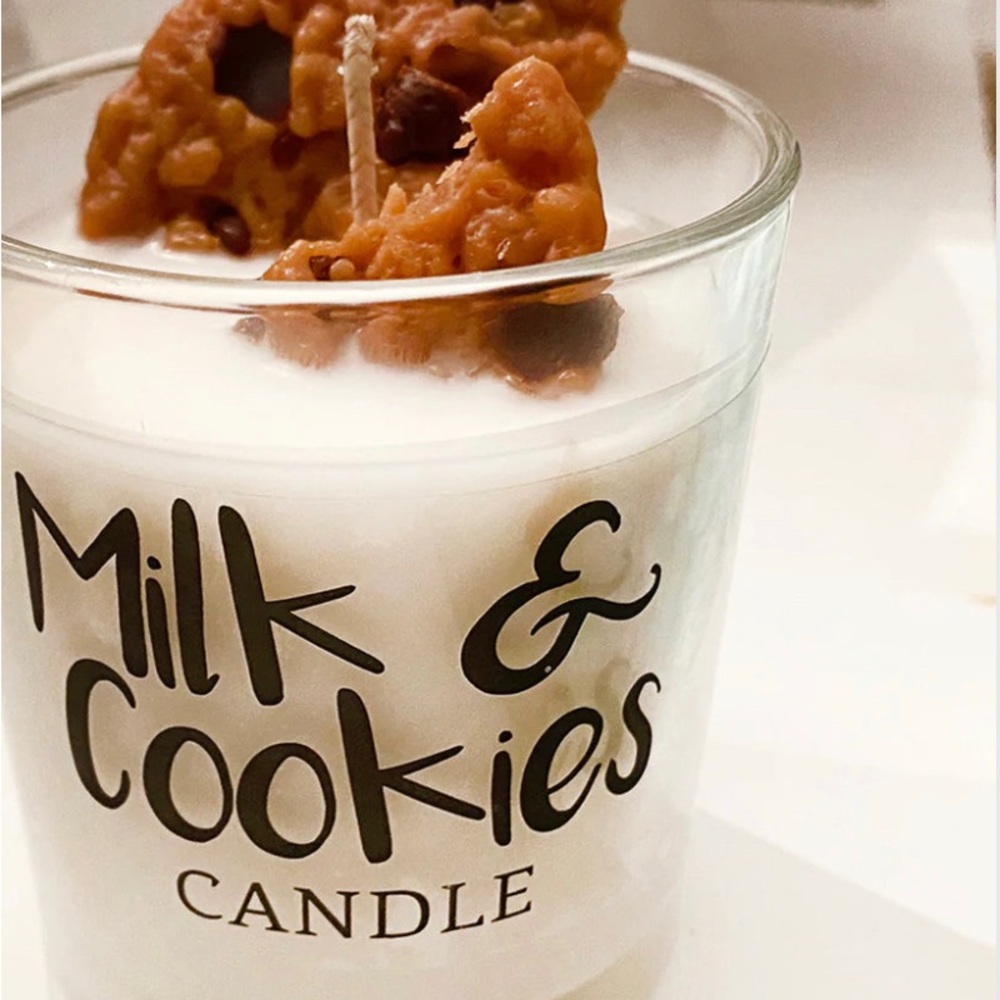 Milk and cookies candle
